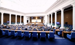 Дневен ред: Депутатите решават дали да заседават по време на избори