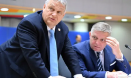 Фицо и Орбан: Защо лидерите на Словакия и Унгария играят срещу Украйна